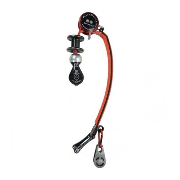 Red and black rope guide twinline device.